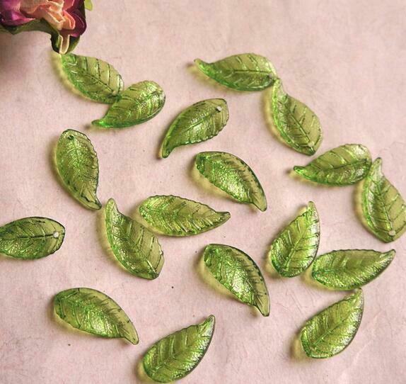 100pcs Acrylic Green leaf Pendant Beads Jewelry material Accessorie 10*22mm
