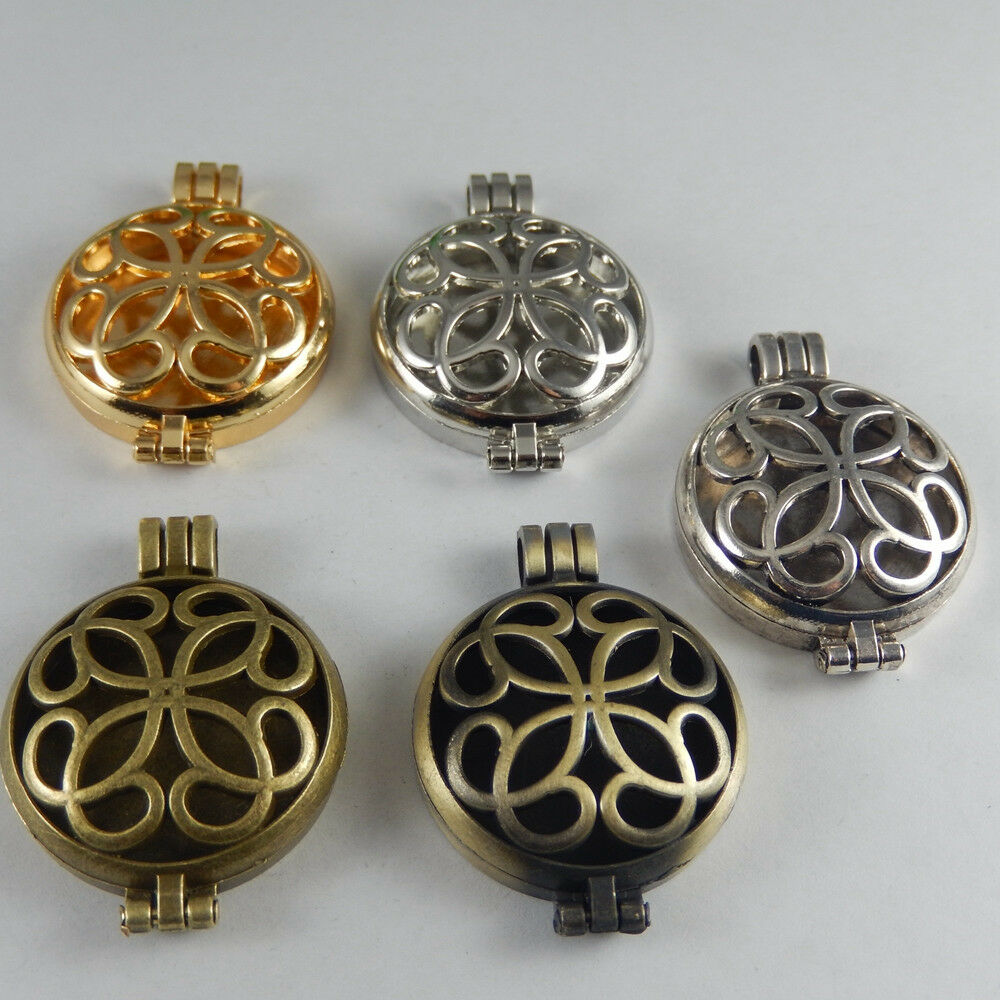 3 pcs Assorted Round Floral Lockets Hollowed Aromatherapy Diffuser Pendant Metal