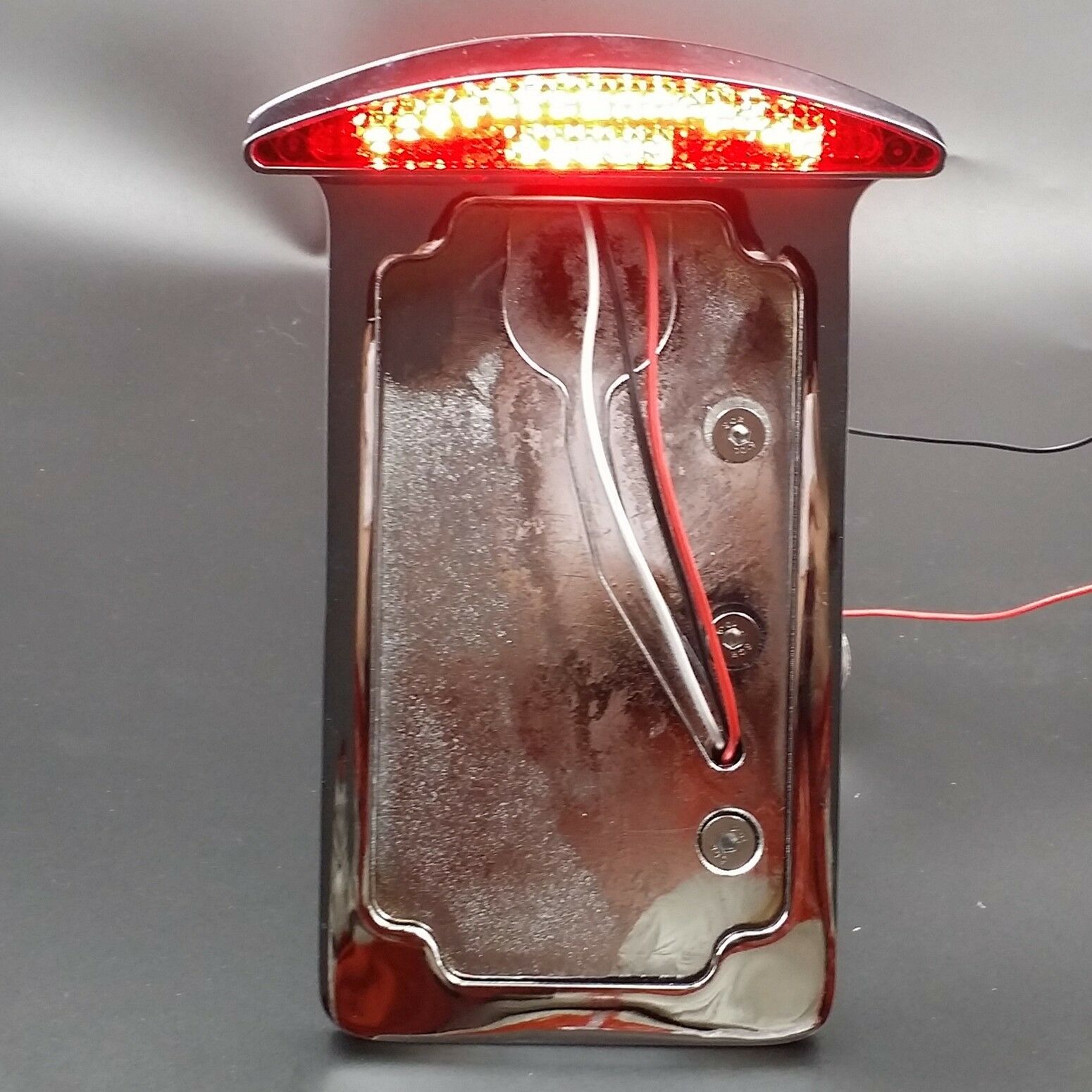 LED Side Axle License Plate Bracket Tail Light CB750 XS650 Retro Cafe Racer VT