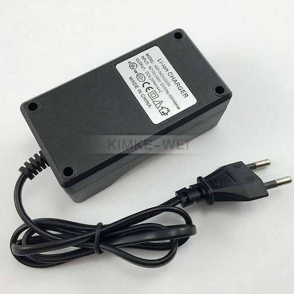 AC 100-240V Charger for 2 x 3.7V Rechargeable Lithium Battery New