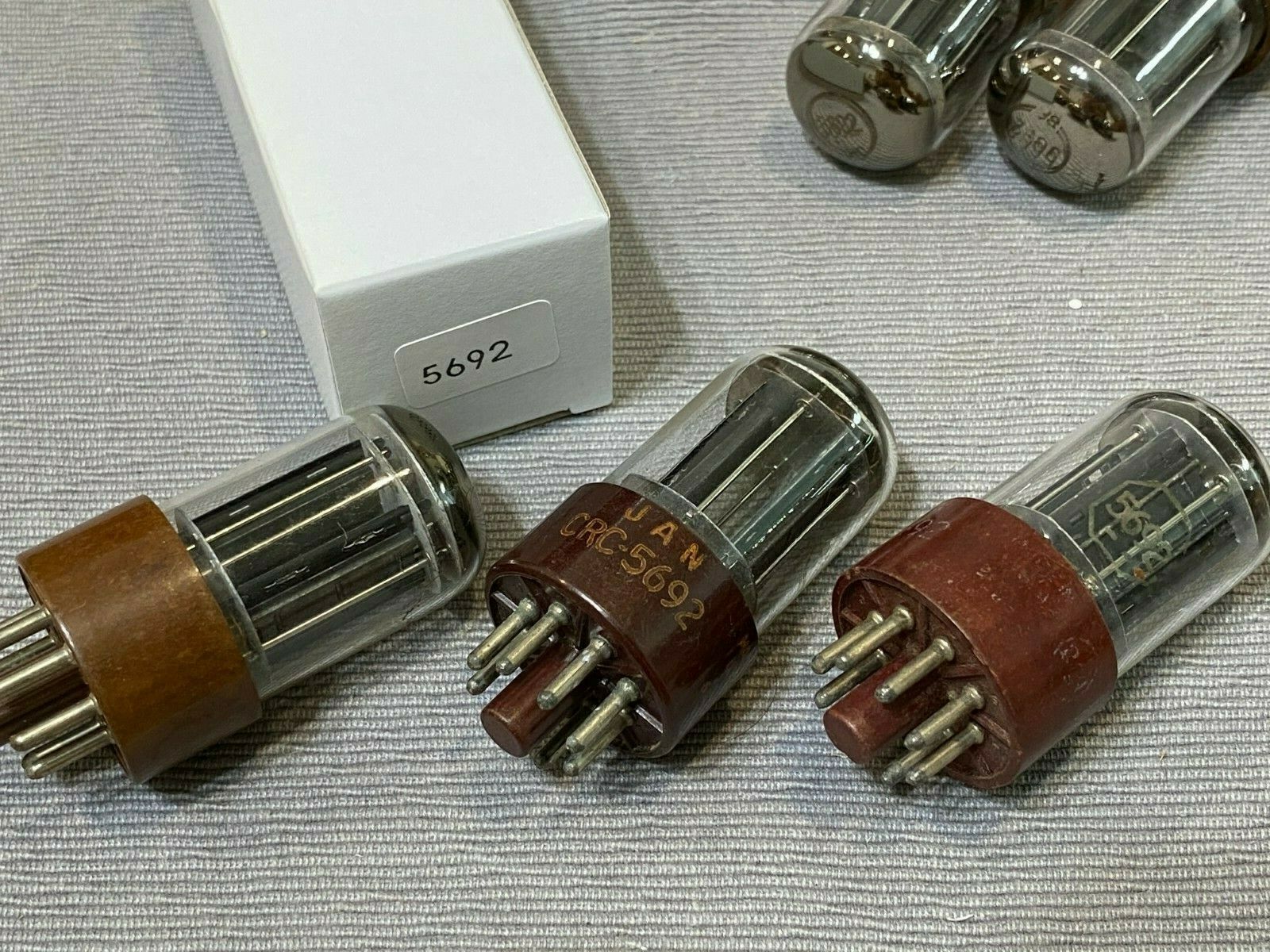 1pcs - 5692 Mixed Brands (NO CHINESE) Vacuum tube