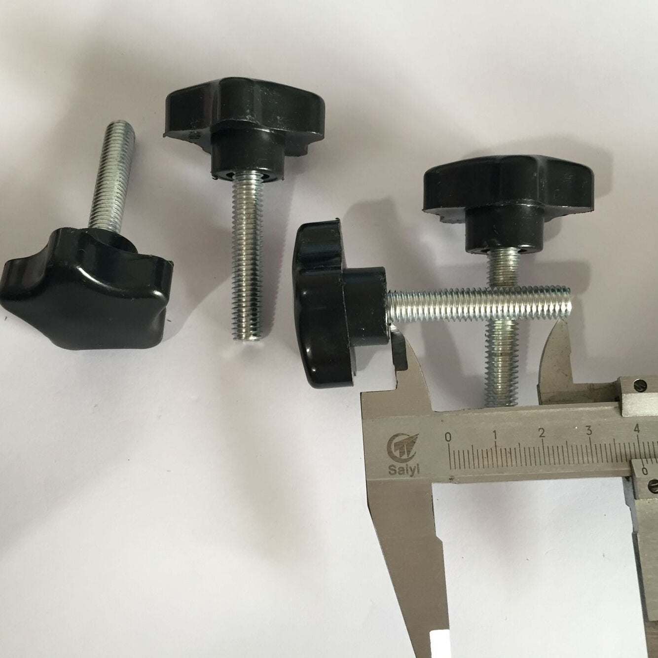 4Pcs 40mm Dia Star Designed Head M8 x 40mm Male Thread Clamping Screw Knob