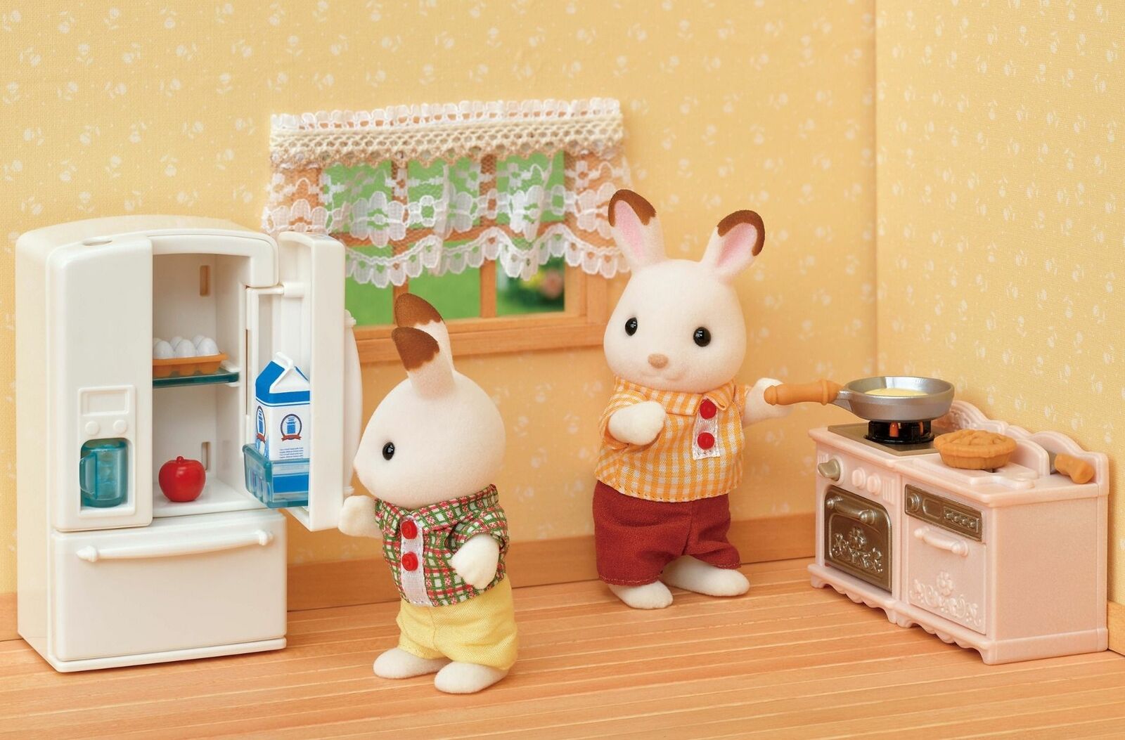 Sylvanian Families Playful Starter Furniture Set inc 27 Pieces 5449 Role Play 3+