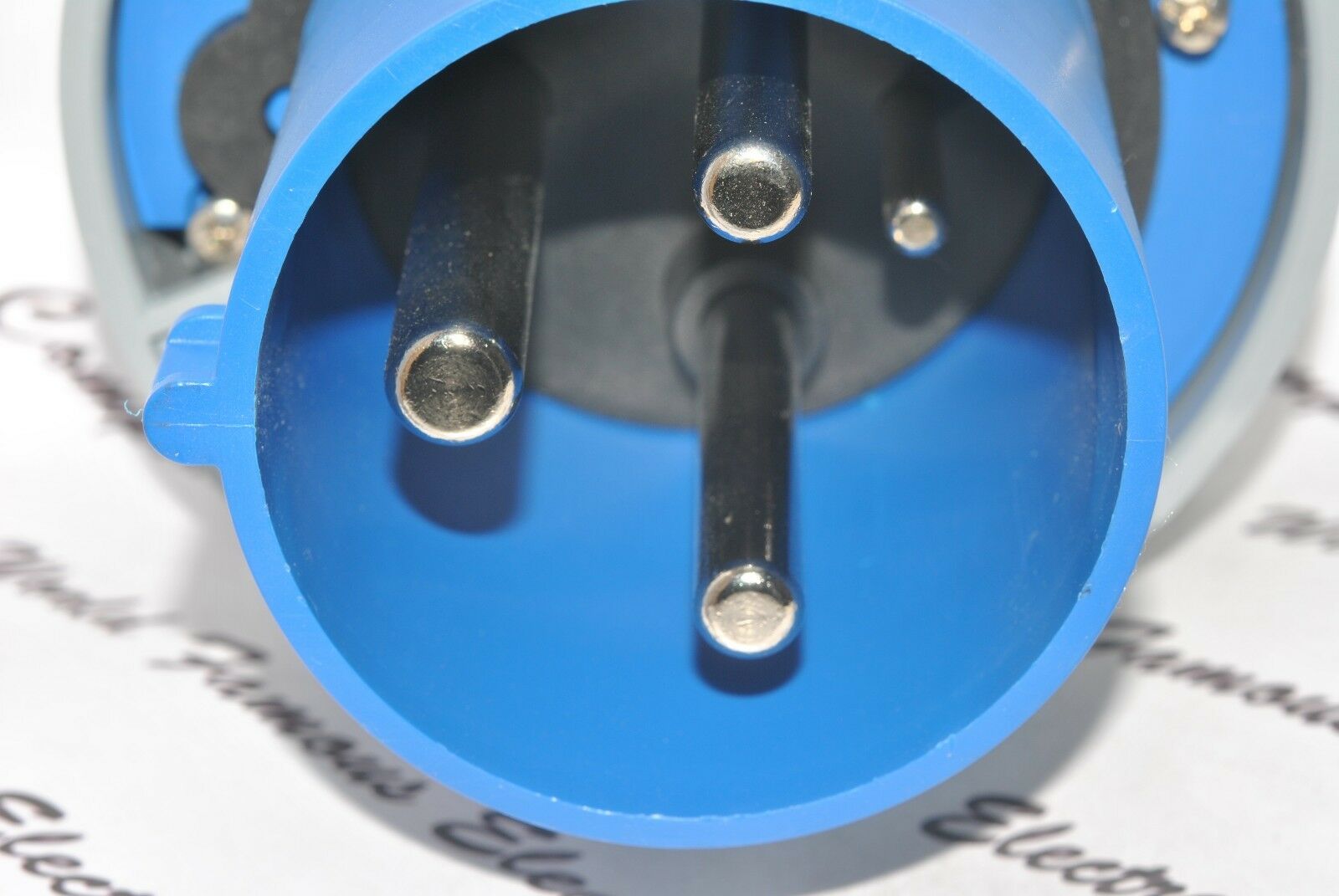 1pcs -ABL SURSUM A34S27 125A-6h 220-250V~ 2P+G / 50+60Hz  Socket