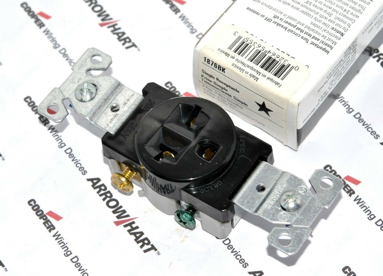 1pcs-COOPER 1876BK 20A 250V Commercial Grade Single Receptacle NEMA 6-20R