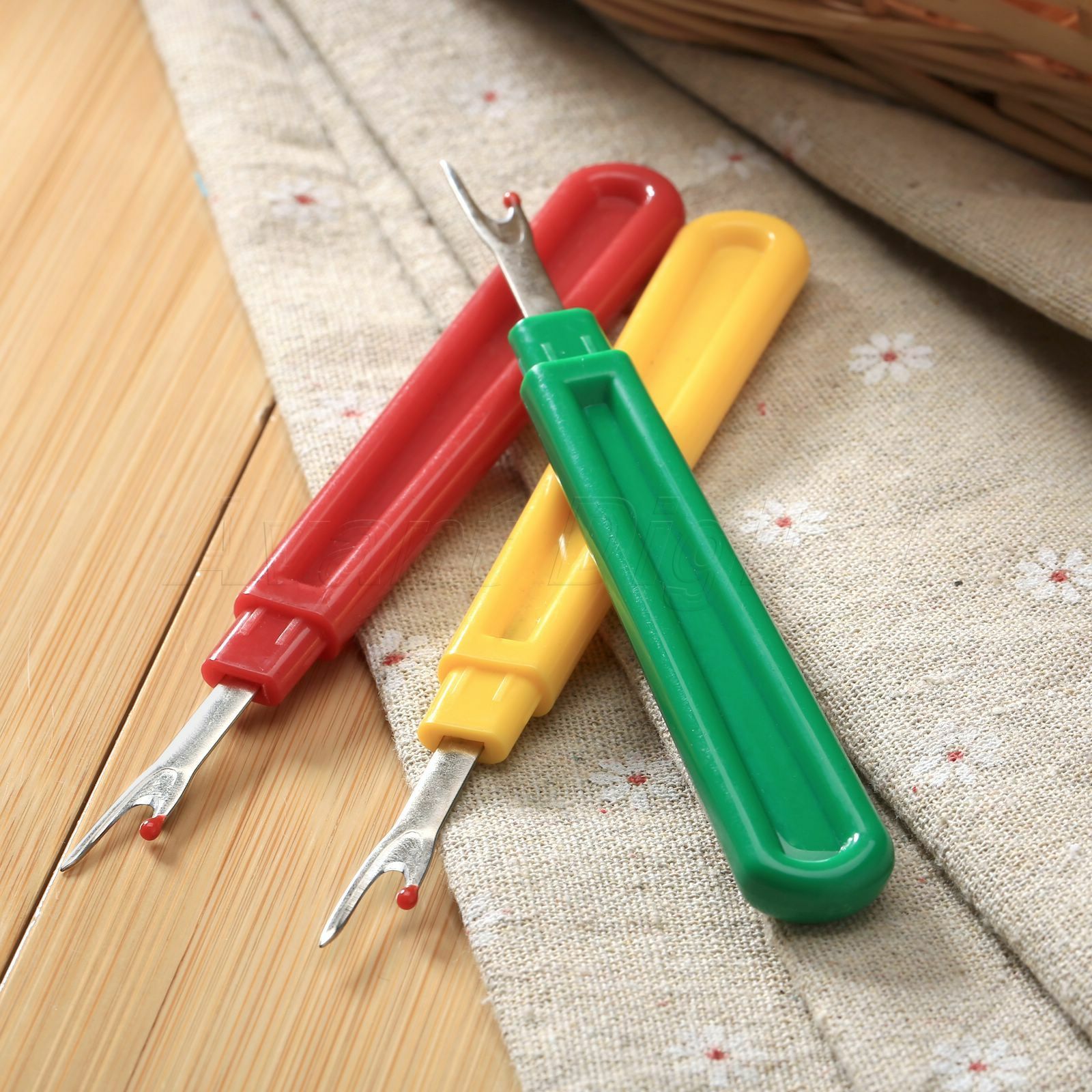 1pcs Seam Ripper Stitch Ripper Unpicker Craft Cutter Plastic Handle Sewing Tools