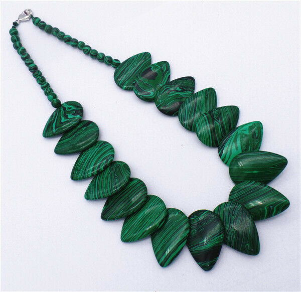 1 Strand Green Malachite Overlapping Flat Teardrop Pendant Beads Necklace HH7367