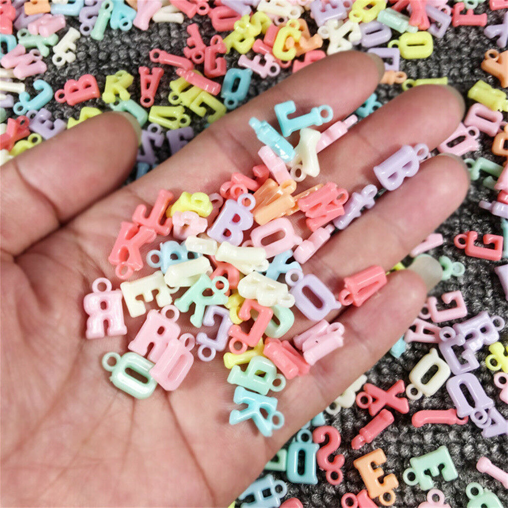 200pcs Assorted Acrylic Alphabet Charm Letter A to Z Pendant Keychain Dangle DIY