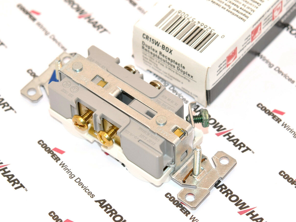 1pcs-COOPER CR15W 15A 125V Commercial Grade Duplex Receptacle 5-15R