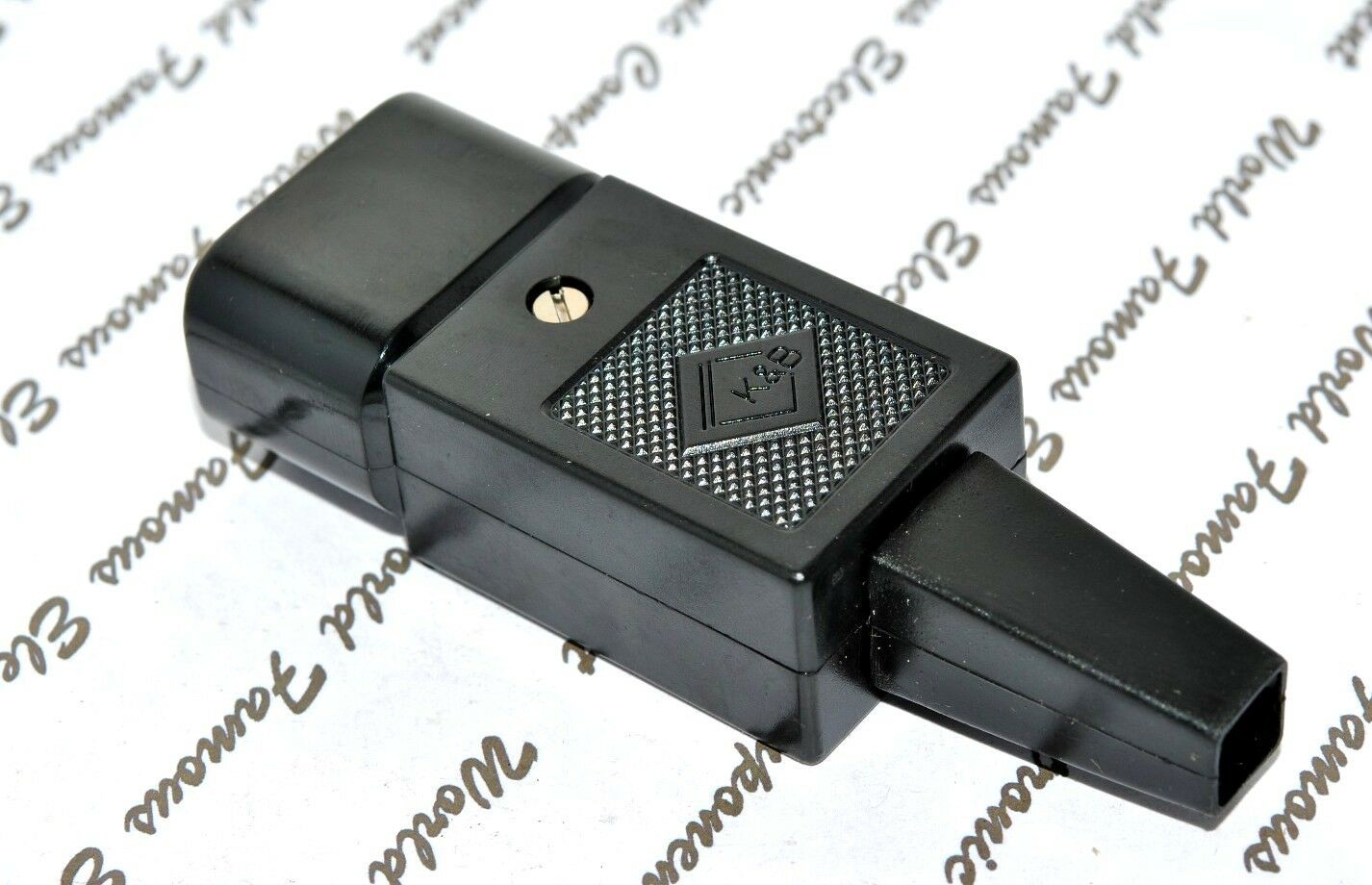 1pcs-K&B 42R04 IEC 10A 250Vac  Re-wireable Male Plug -Connector