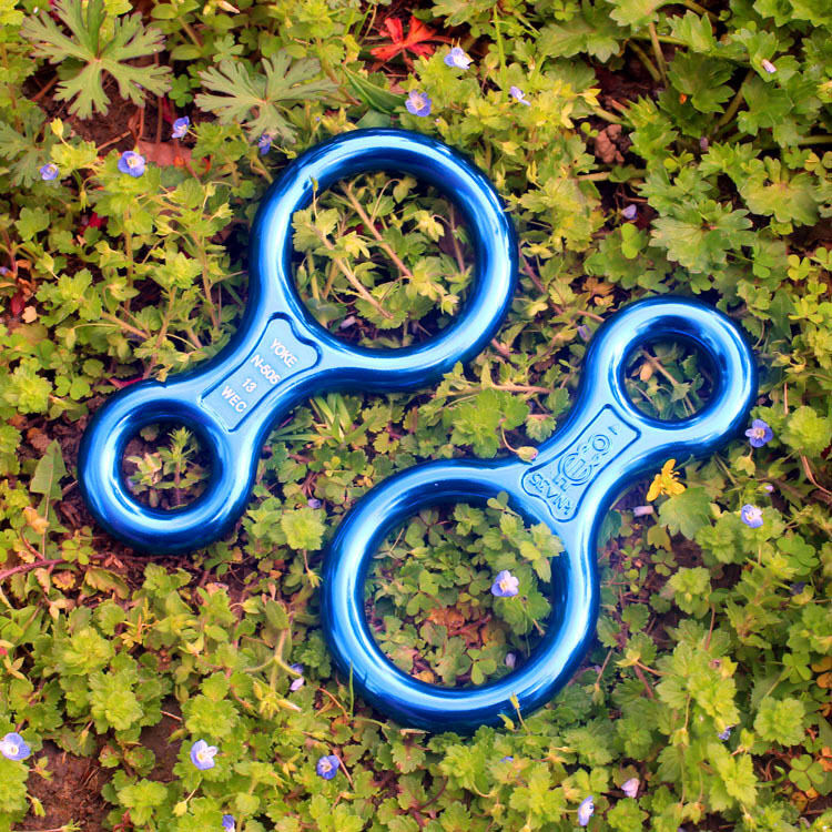 Sports Blue Climbing Equipment Eight Rings 35 KN 8 Style Carabiners