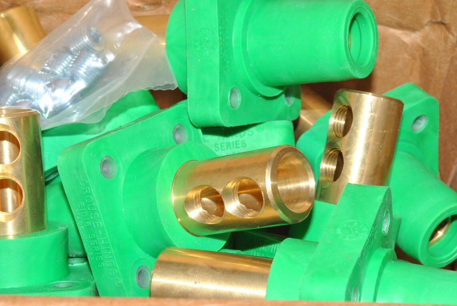 1pcs - COOPER CROUSE-HINDS E1016-1729 CAM-LOK CONNECTORS GREEN FEMALE 600V 400A