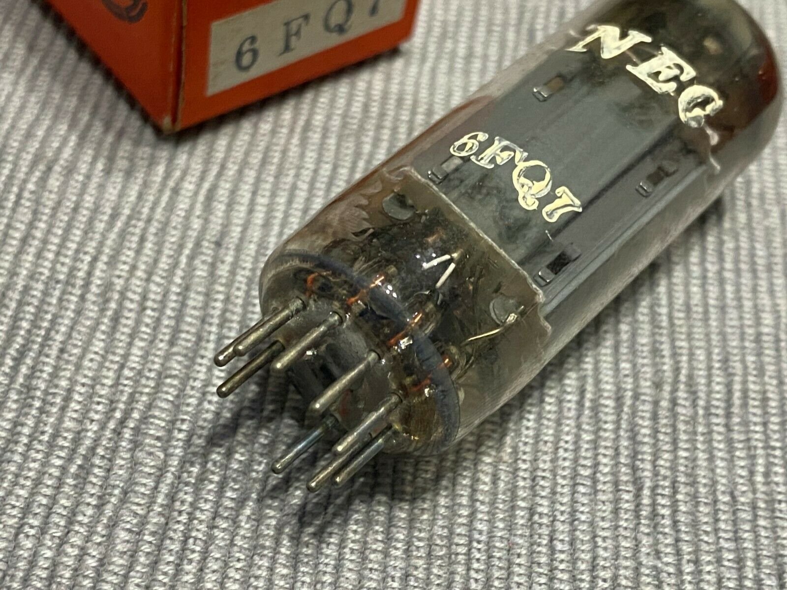 1pcs - NEC / HITACHI 6FQ7 / 6CG7 Vacuum tube NOS
