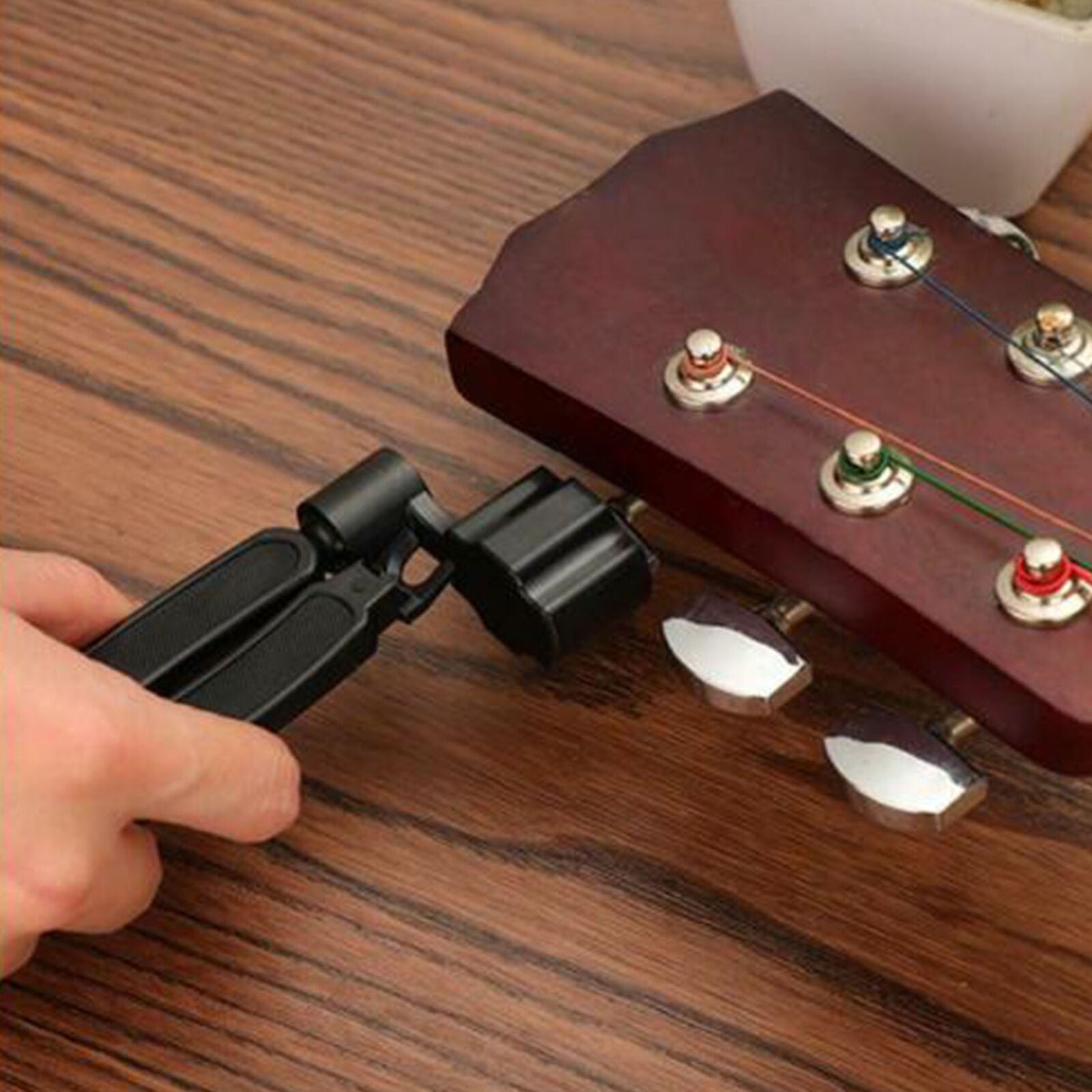 1 PCS BALCK Guitar string changer Guitar accessories