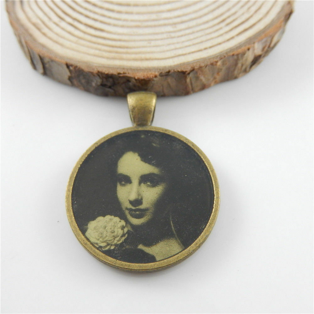 8pcs/lot Retro Style Bronze Beauty Portrait Alloy Charms Pendants Crafts 28*28mm