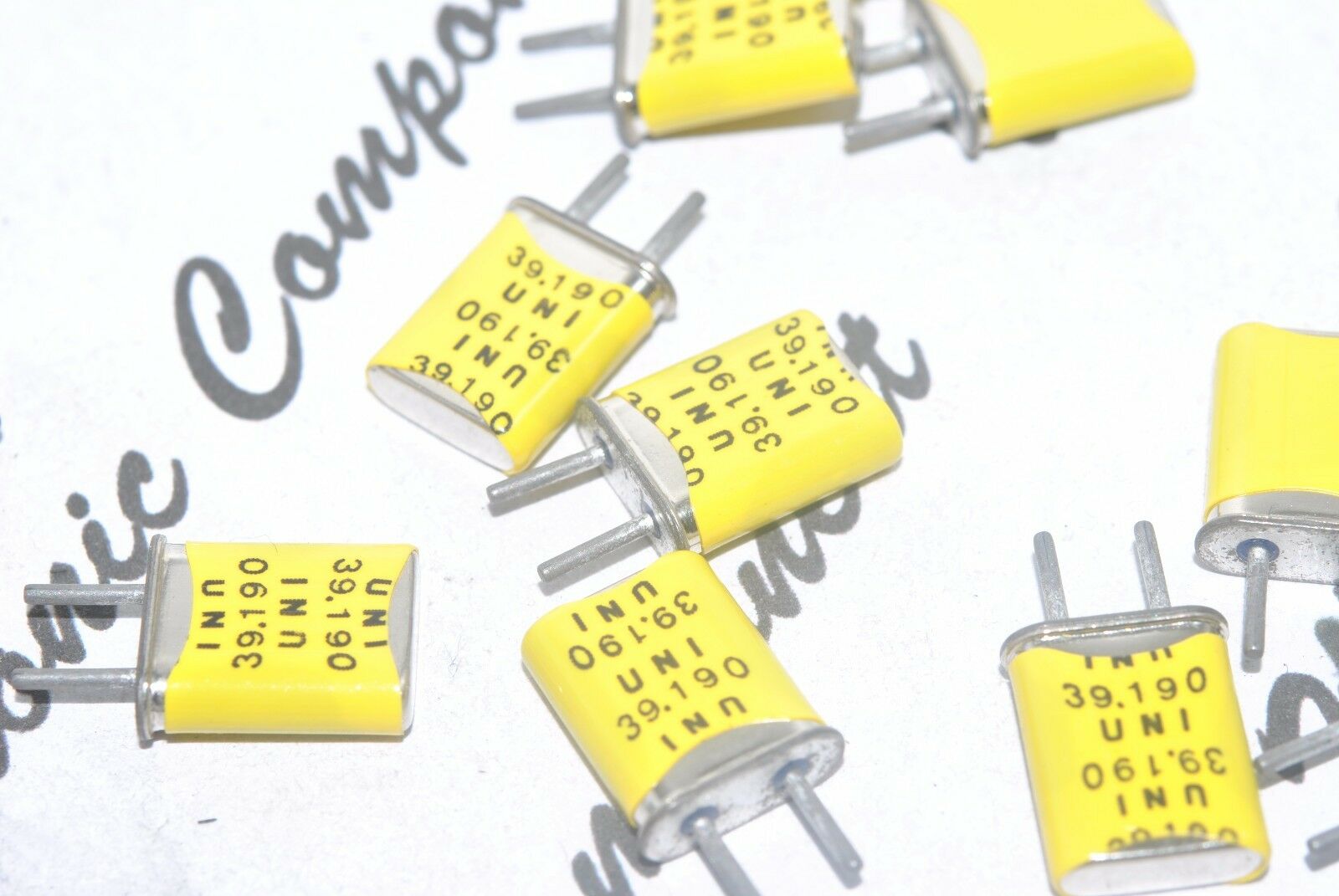 1pcs - 39.190 MHZ Quartz Crystal Resonator / XTAL