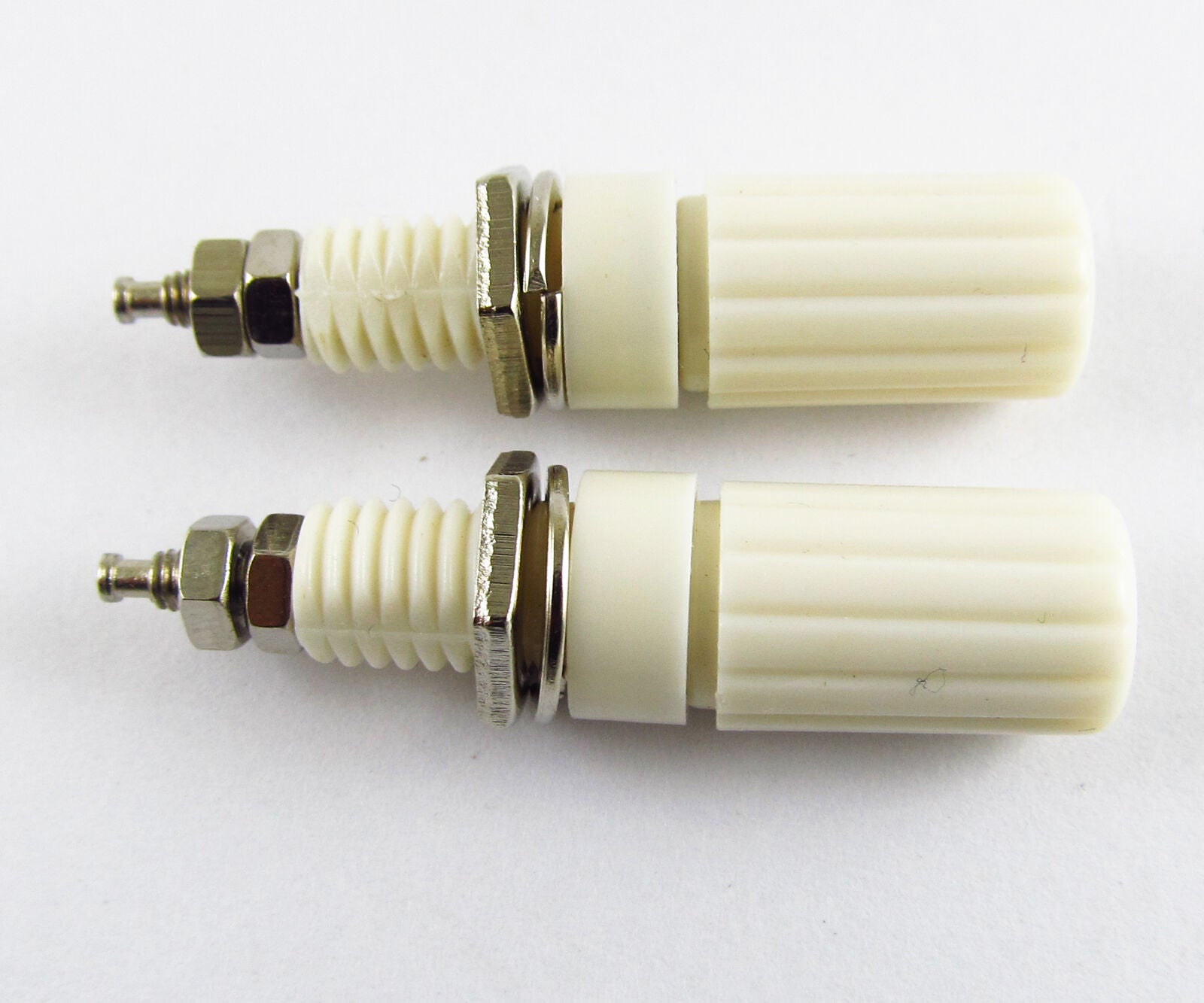 50pcs White 4mm Binding Post For Speaker Cable 4mm Banana Plug Test Connector