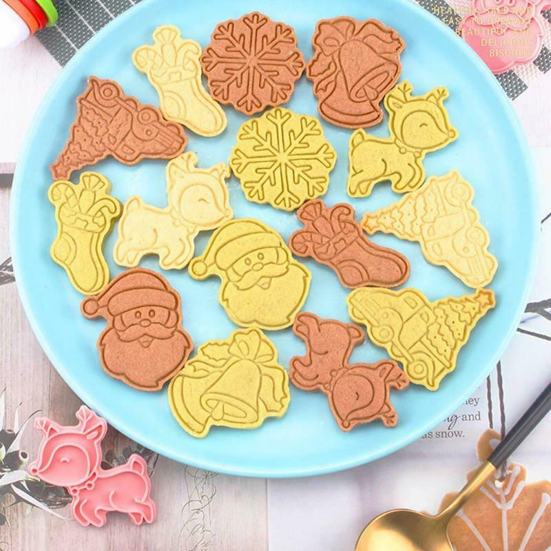 Plastic Material Push-type Household Baking Mold Christmas Theme Plastic Cutters