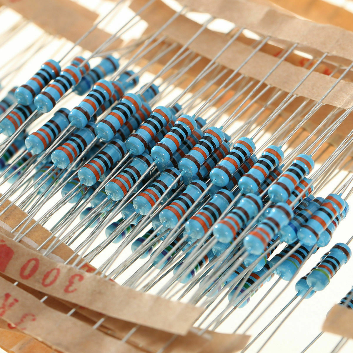 1100pcs 10X 110Value 1/2W 1% Metal Film Resistor Assortment Kit 0.1Ω ~ 10 mΩ