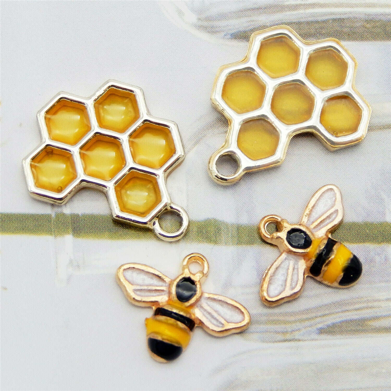 20PCS Enamel Mixed Lots Honeycomb and Bees Pendant Charms for Bracelet Necklace