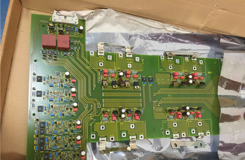 1 PC New Siemens 6SE7 033-2EG84-1JF0 6SE7033-2EG84-1JF0 In Box