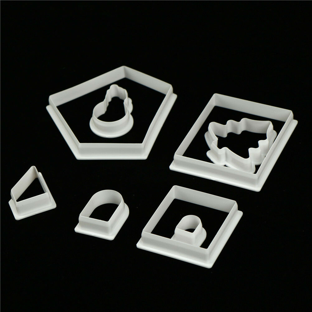 8pcs Christmas House Plastic Fondant Cookie Cutter Mold DIY Cake Decorati.l8