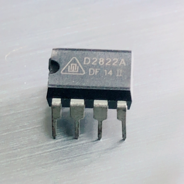 1PCS  DUAL POWER AMPLIFIER IC HUAJING DIP-8 CD2822ACP CD2822A D2822A