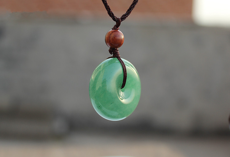 Fine Fashion Retro Green 100% Natural Jade Pendant Necklace Safety buckle