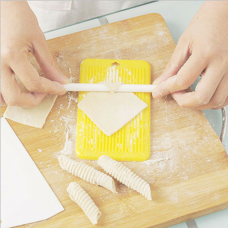 1Pc Plastic Board Macaroni Pasta Maker Rolling Pin Baby Food Supplement M.l8