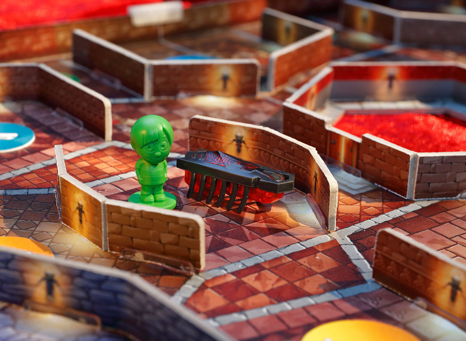 20540 Ravensburger Bugacula Board Game Suitable for ages 6 years and up.