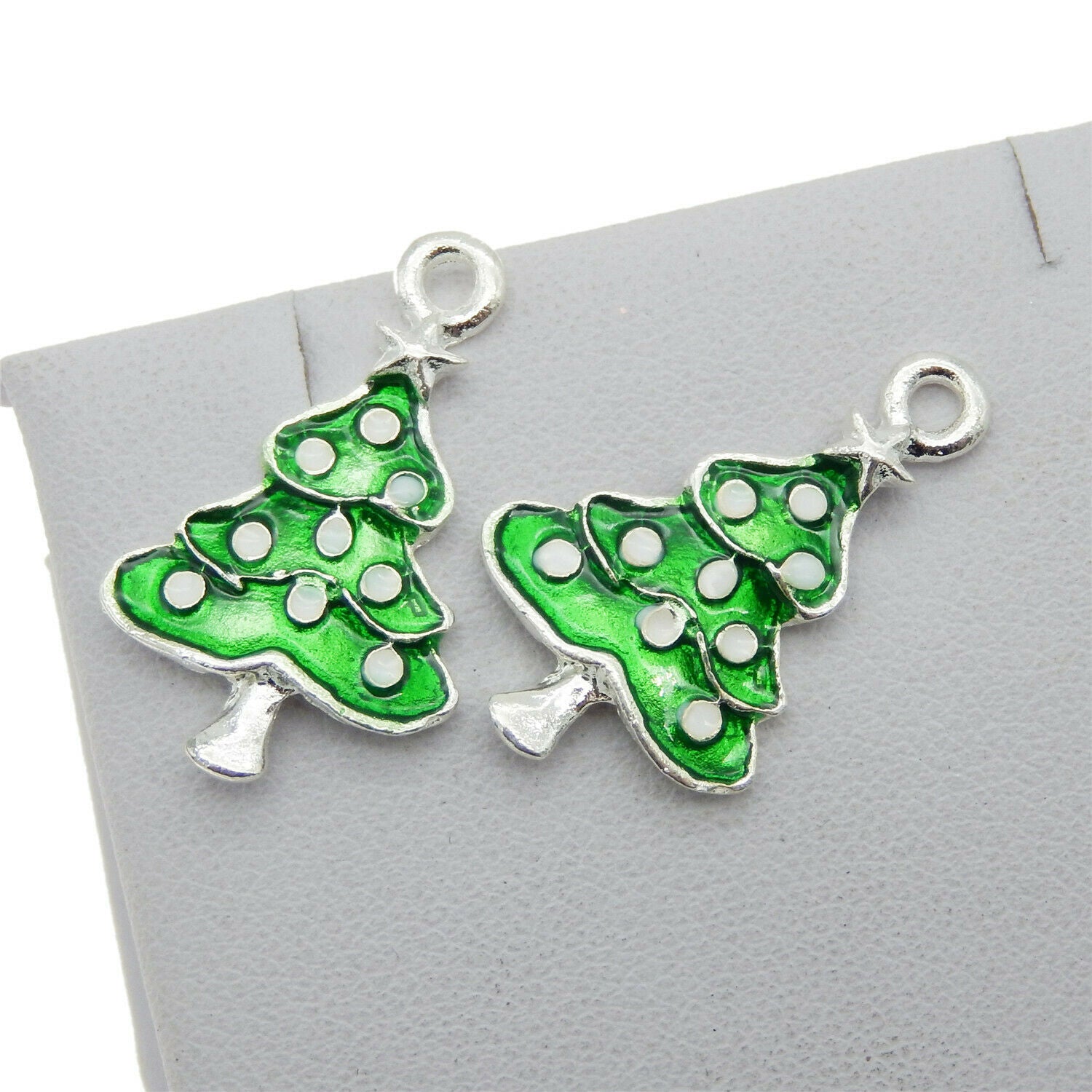 18PCS Green Color Enamel Alloy Lovely Christmas Tree Charms Pendant Crafts 52154