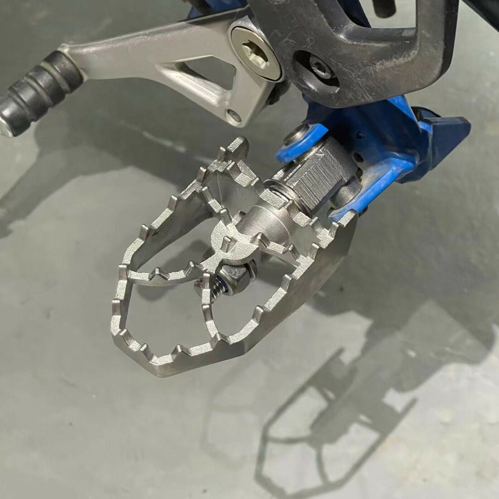 Rear Wide Foot Pegs Pedal for DUCATI MULTISTRADA 1200 1200 Motorbike Replace