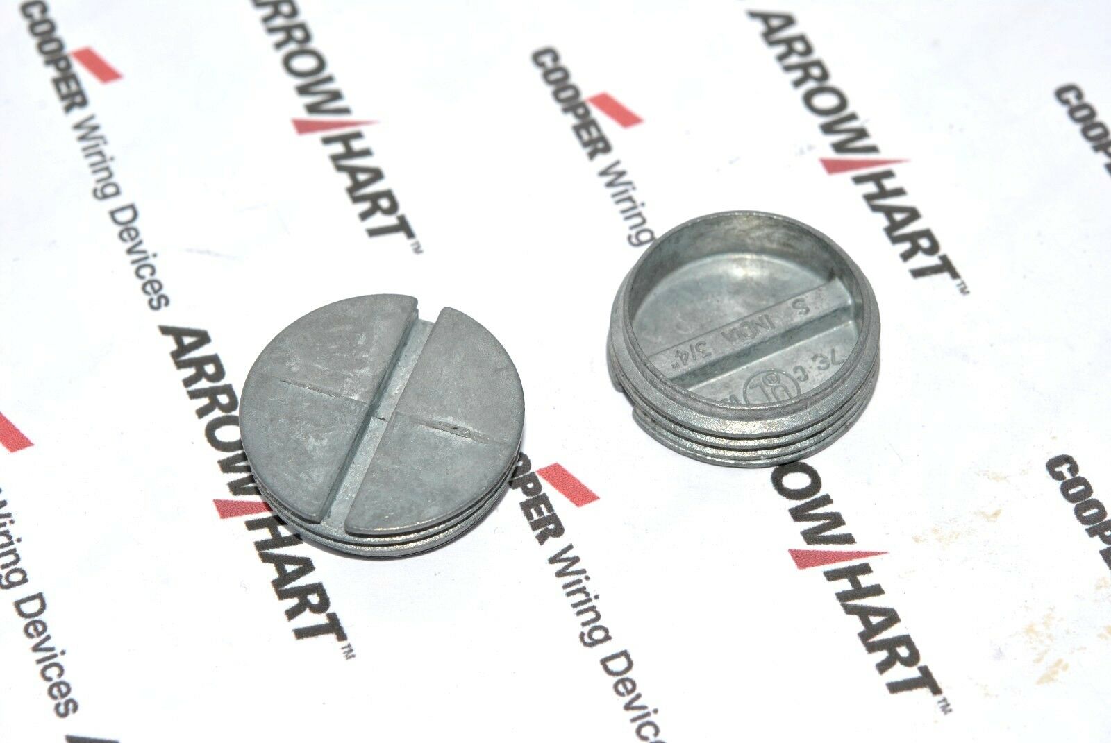 2pcs-COOPER TP7944 3/4 Diameter CLOSURE PLUGS – ZINC DIE-CAST Outlet Boxe Cover