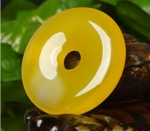 Beautiful China Natural Yellow Agate Hand-carved Lucky Buckle Chalcedony Pendant