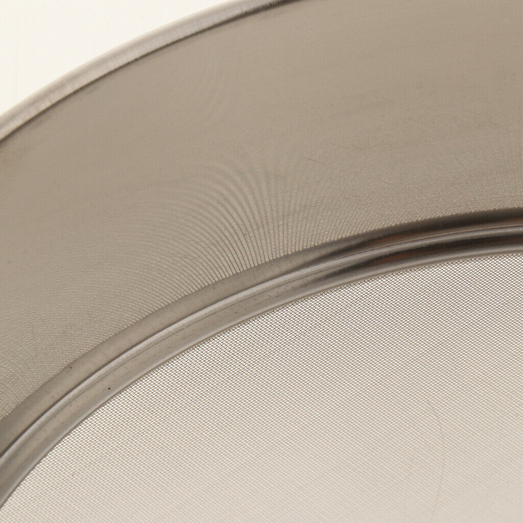 Fine-meshed kitchen sieve Round flour sieve Light strainer made of stainless