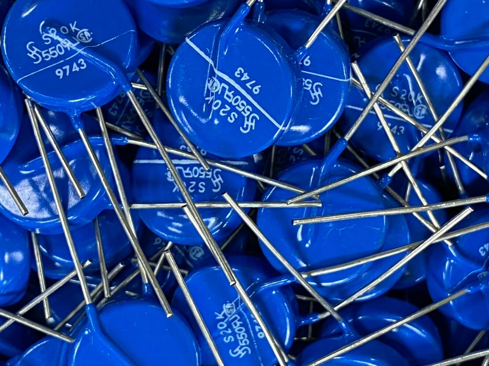 10pcs - SIEMENS (EPCOS) S20K550 550Vac metal oxide varistor