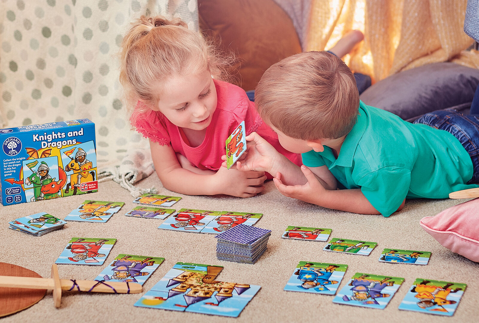 Orchard Toys 096 Knights & Dragons Colour & Matching Game Family Children Age 4+