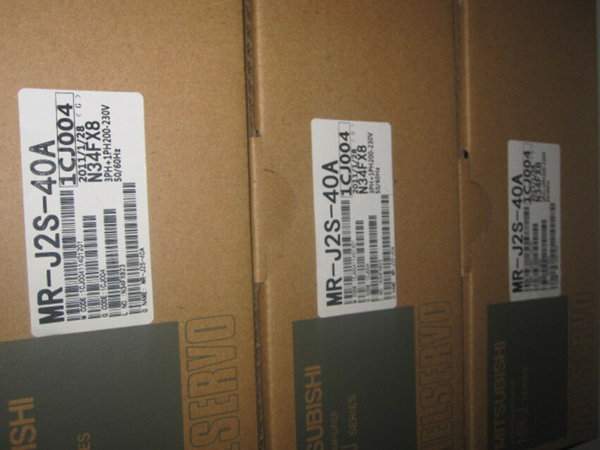 1PCS Mitsubishi AC Servo Amplifier MR-J2S-40A PLC New In Box