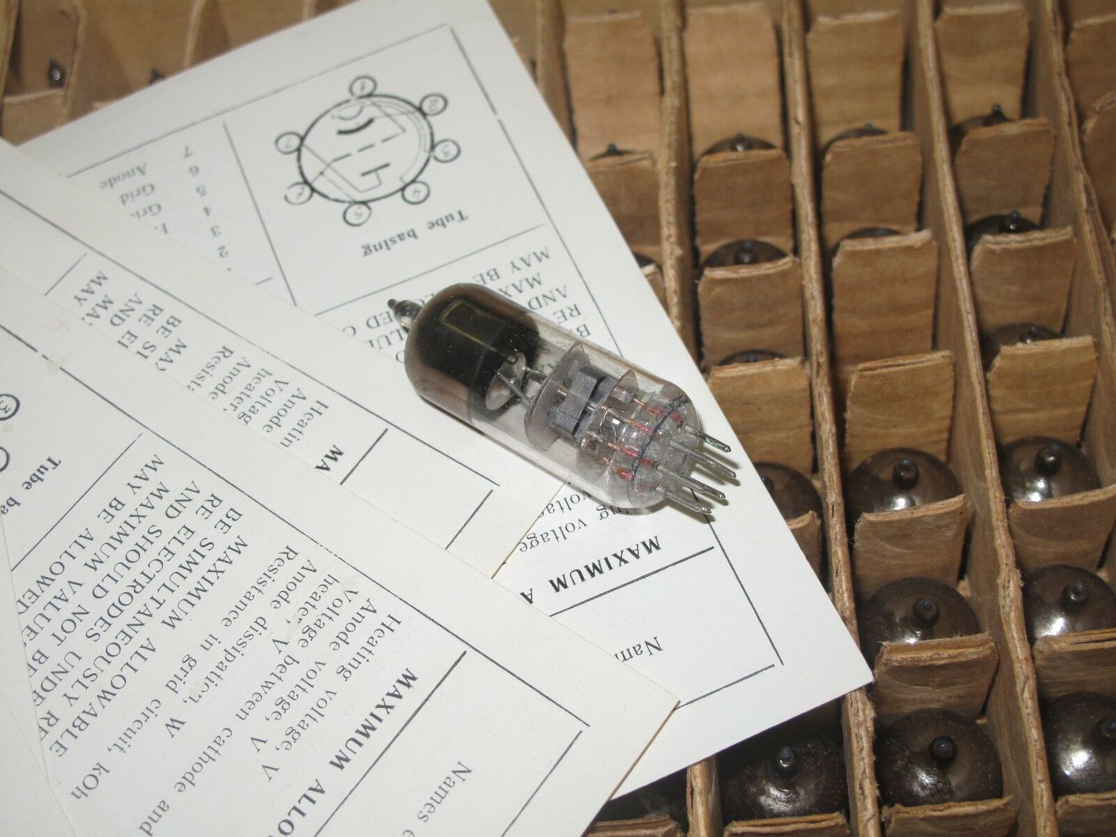 2PCS - 6J4 (EC98) Vacuum tube NOS