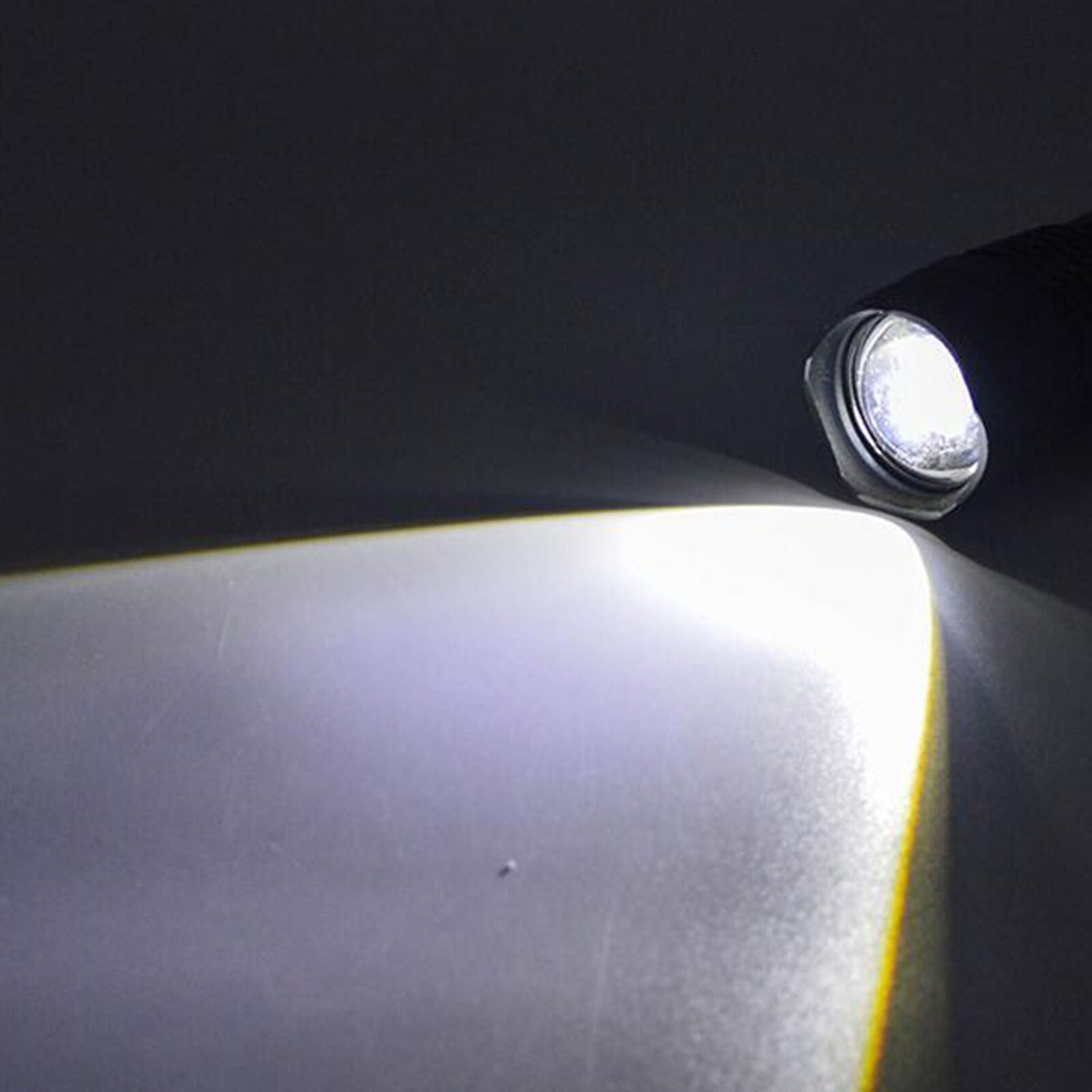 900000Lumens High Power XHP50 Zoom Flashlight LED Rechargeable Torch Torch Light