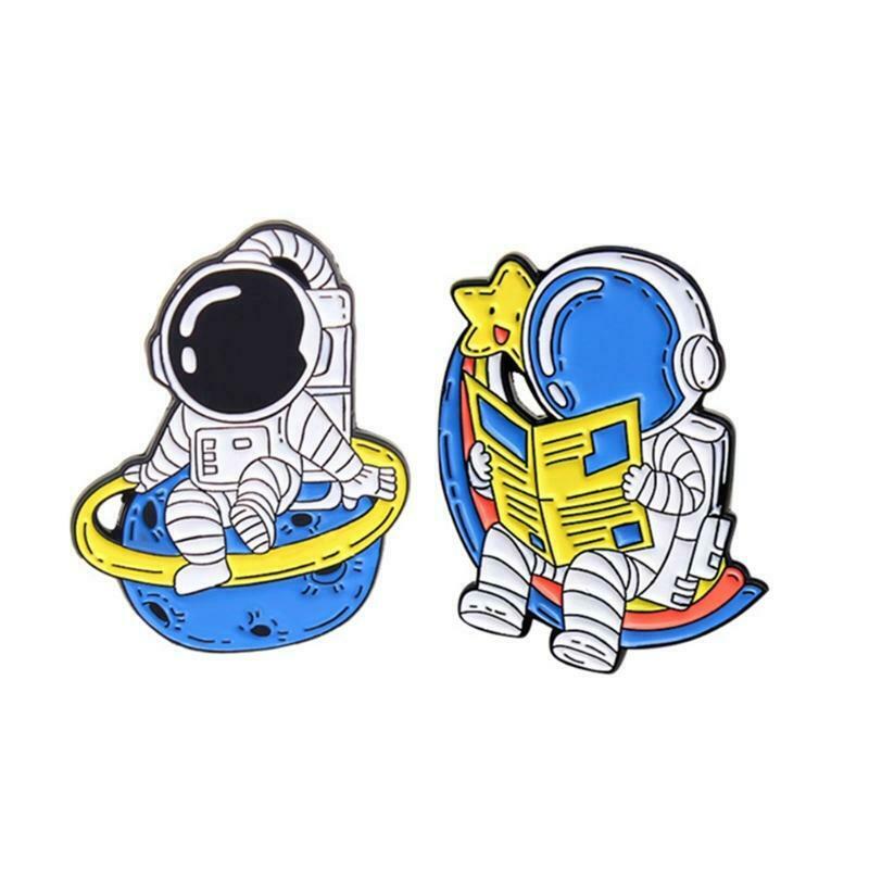 Novelty 2 Pcs Astronaut Brooch Fashion Pilots Planet Pin Denim Badge Accessories