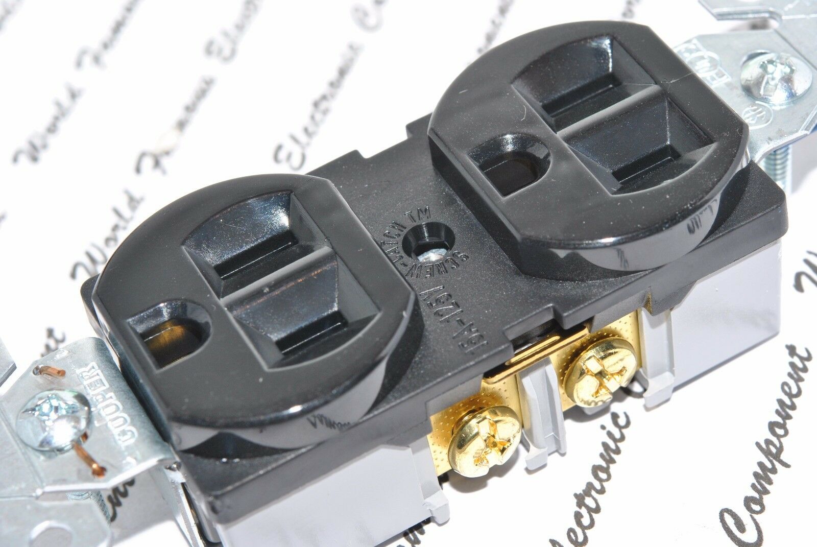 1pcs- COOPER BR15BK 15A 125V NEMA 5-15 Commercial Grade Duplex Back Receptacle