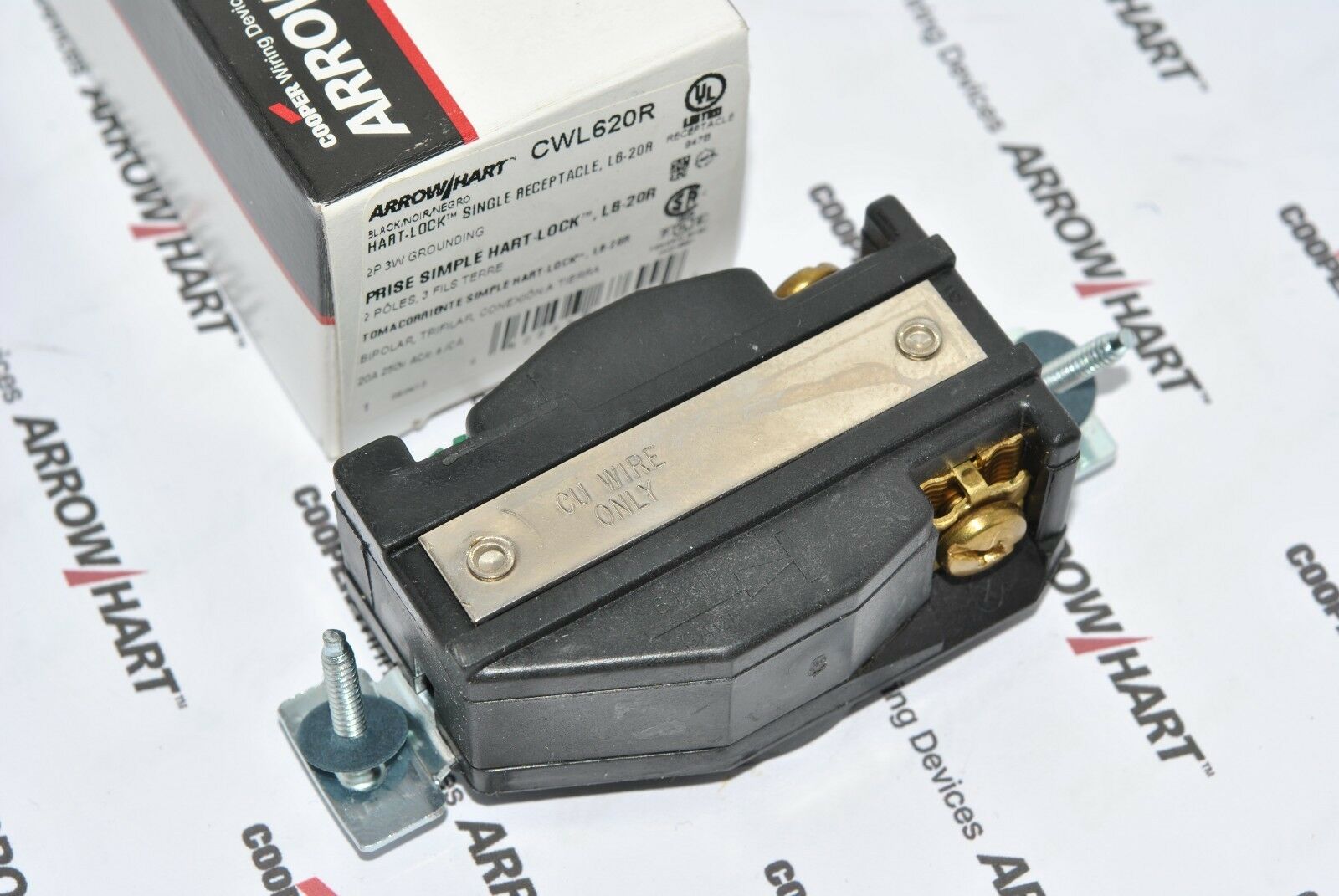 1pcs-COOPER CWL620R NEMA L6-20R 20A 250V Twist Hart-Lock Locking Receptacle
