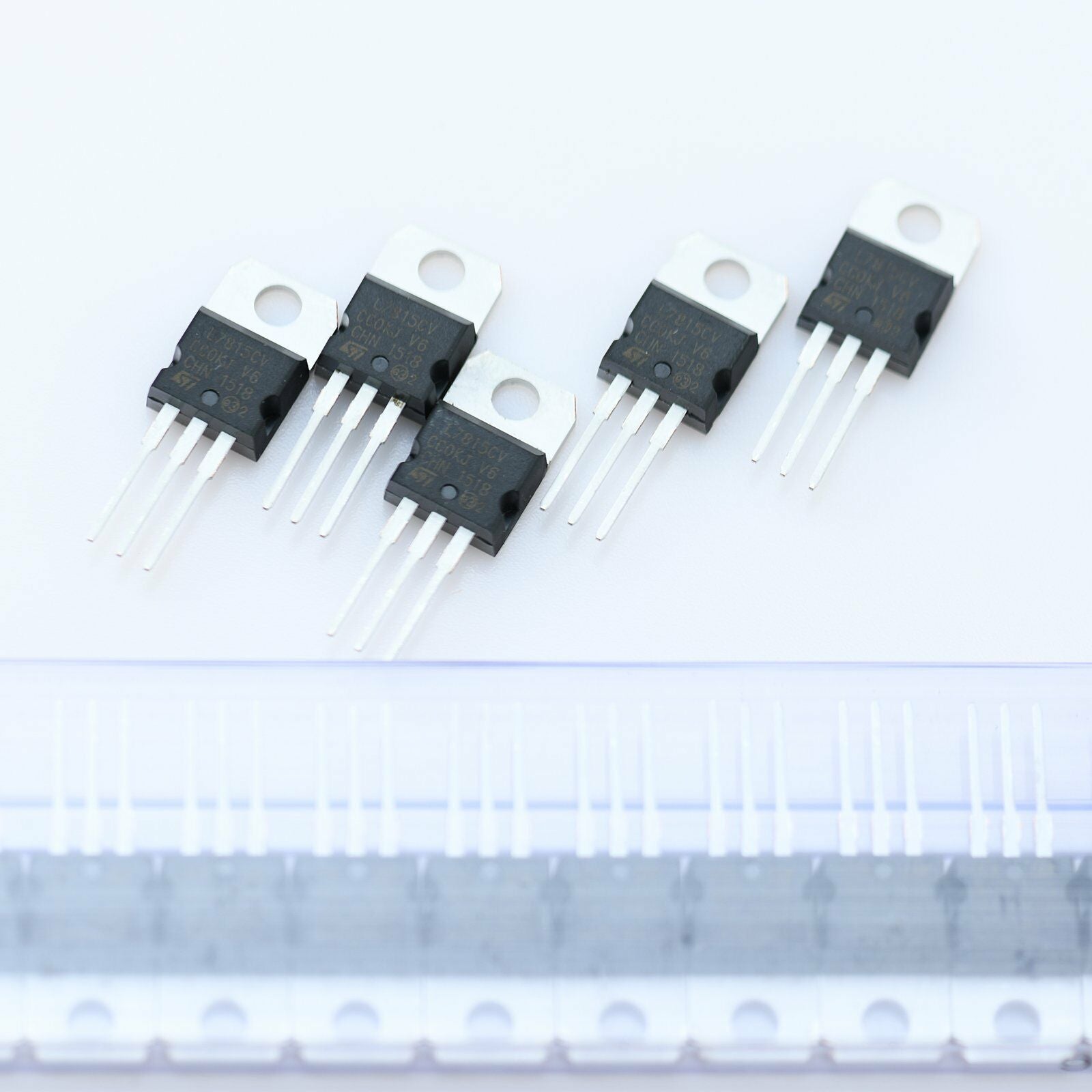 5pcs L7815CV L7815 LM7815 ST TO-220 Voltage Regulator 15V 1.5A DC OUTPUT