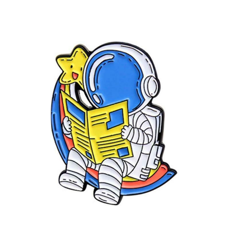 Novelty 2 Pcs Astronaut Brooch Fashion Pilots Planet Pin Denim Badge Accessories