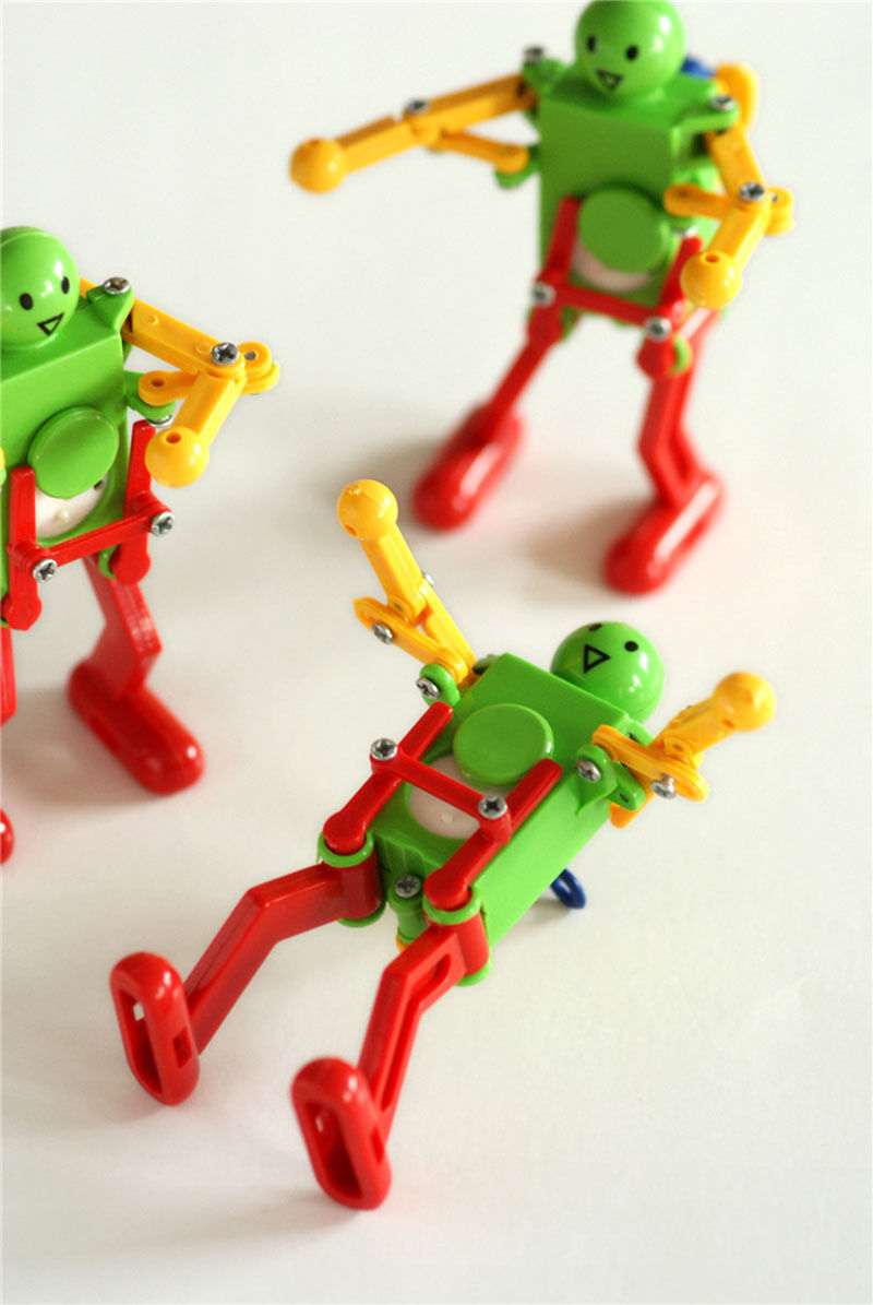 3x Real Ritzy Child Plastic Clockwork Spring Wind Up Dancing Robot Toys Gi.l8