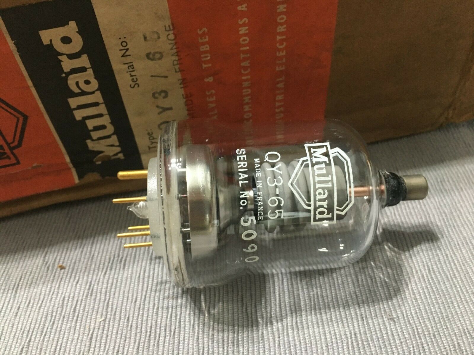 1pcs - Mullard QY3-65 Vacuum tube NOS NIB  FRANCE