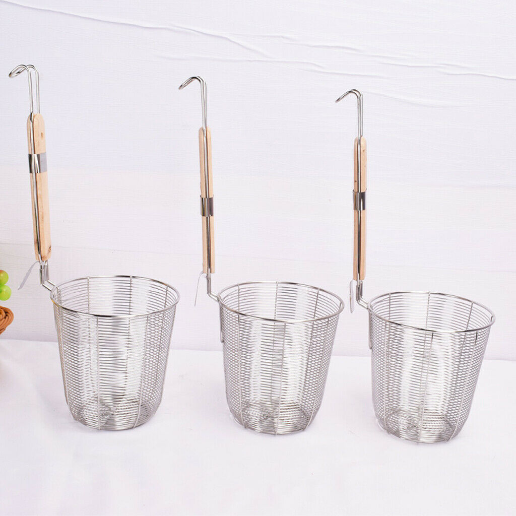 Pasta sieve, kitchen sieve, frying basket made of stainless steel with hooks for