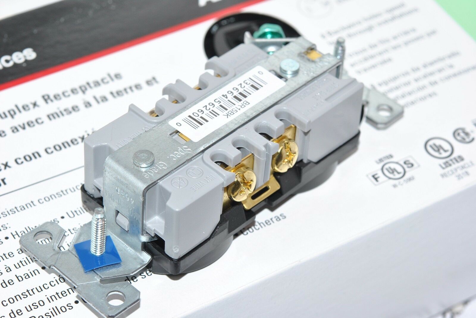 1pcs- COOPER BR15BK 15A 125V NEMA 5-15 Commercial Grade Duplex Back Receptacle