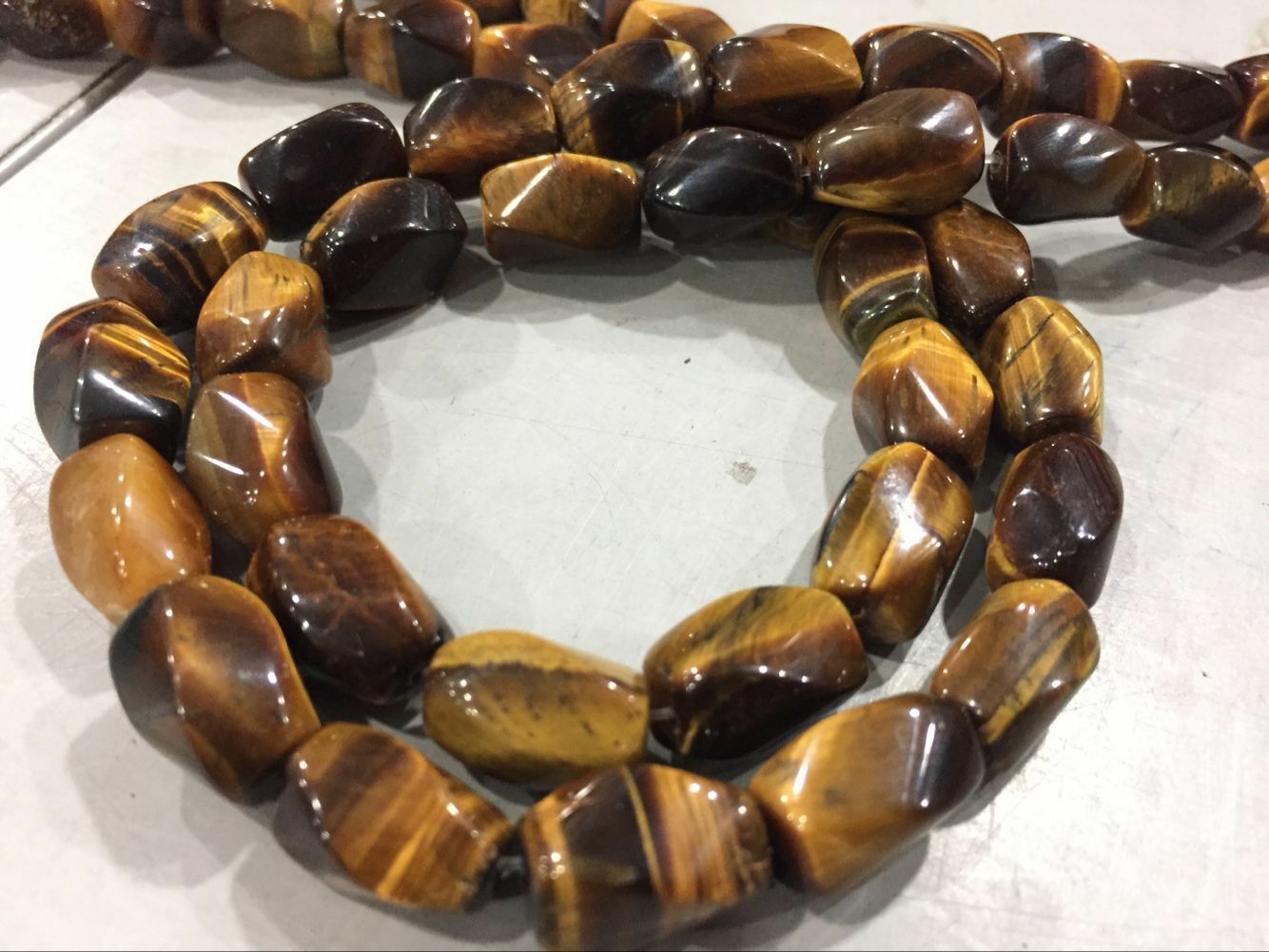 Natural 12x16MM Roaring tiger eyes stone twist-Shape  loose beads 15 "